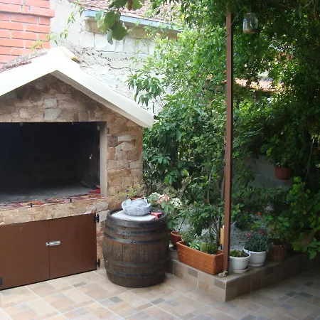 Lile Трстеник